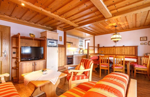 Sankt Valentin Apartment | Perfect Apartment Rauschberg: 2 Bedrooms & Balcony Retreat
