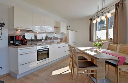 Ellmau Apartment | Pet-Friendly Apartment Rehkitz with Ocean Views