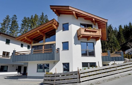 Ellmau Apartment | Pet-Friendly Apartment Rehkitz with Ocean Views