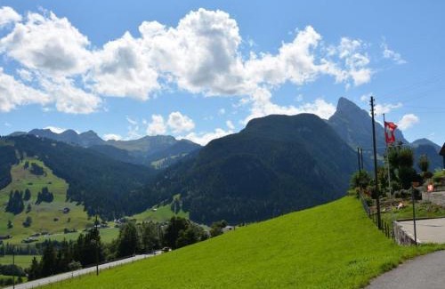 Saanen Apartment | Cozy Apartment Rehweid - Family-Friendly Comfort Awaits