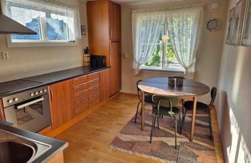Orsta Apartment | Guest Rated 9.7: Rekkedal Gjestehus in Sæbø with Ocean View