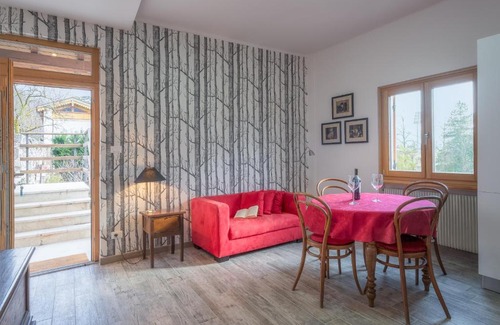 Rovereto House | Discover Apartment Relais Mozart: Pet-Friendly Comfort Awaits