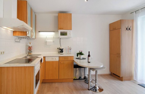 Daisendorf Apartment | Apartment 'Renner' with Private Terrace and Wi-Fi