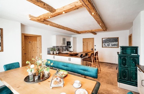 Mandling Apartment | Inviting Apartment "RESI DELUXE" with Pool & Pet-Friendly Stay