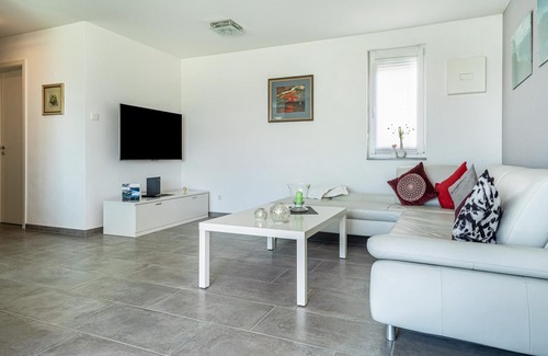 Schnetzenhausen Apartment | Indulgent Apartment "Residenz 1" with Panoramic Mountain Views