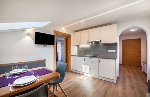 Tesimo Apartment | Bright Holiday Apartment with Balcony and Wi-Fi Amenities