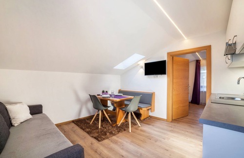 Tesimo Apartment | Bright Holiday Apartment with Balcony and Wi-Fi Amenities