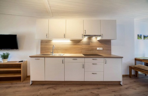 Tesimo Apartment | Family Apartment "8 Für Platzliebende Gäste" with Balcony & Wi-Fi
