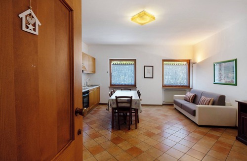 Caviola Apartment | Pet-Friendly Residence Malibu: Mountain Views & Wi-Fi Included