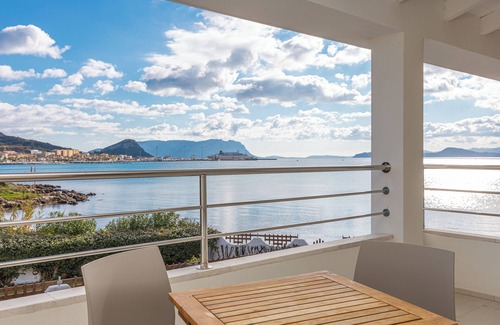 Golfo Aranci Apartment | Residenza Cormorani 2: Beachside Escape with Ocean View
