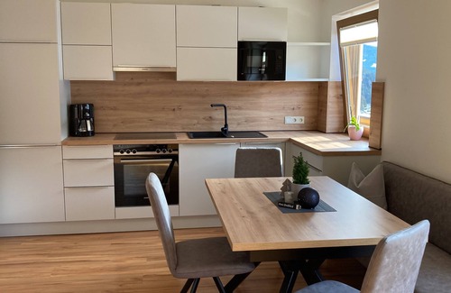 Filzmoos Apartment | Cozy Apartment on Ski Slope with Pool and Ocean View