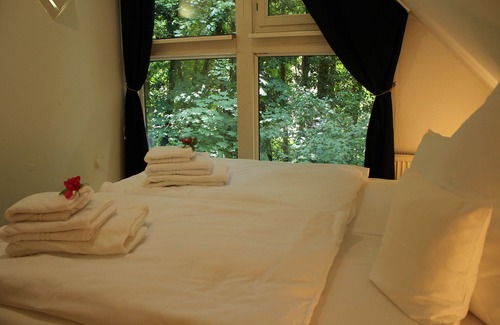 Arendsee Apartment | Seaside Apartment on Arendsee with Breakfast & Great Amenities