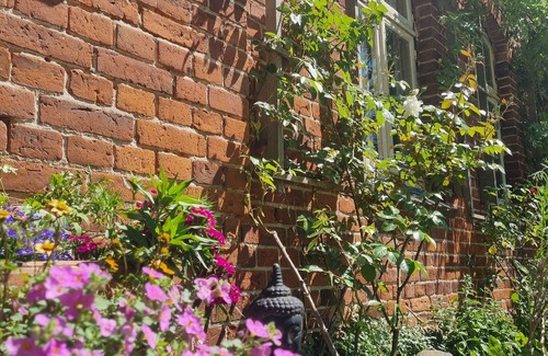Raduhn Apartment | Apartment 'Rihm' with Shared Garden and Wi-Fi