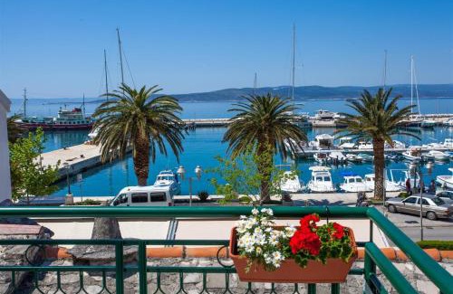 Baska Voda Apartment | Relax at Apartment Rilka - Steps from the Oceanfront View