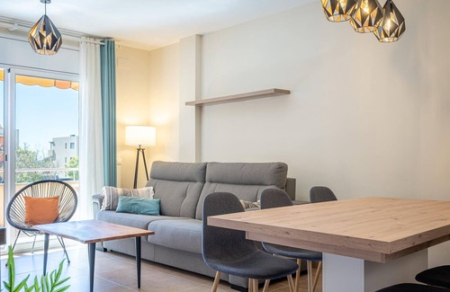 Roda de Bara Apartment | Spacious Apartment Roda de Berà with Pool & Family Amenities
