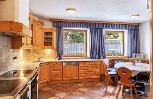 Gattererberg Apartment | Scenic Apartment "Rofanblick" with Balcony & Mountain View