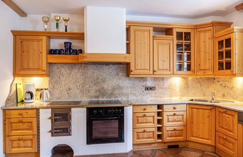 Gattererberg Apartment | Scenic Apartment "Rofanblick" with Balcony & Mountain View