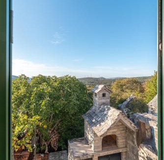 Ljubitovica Apartment | Top-Rated Apartment Roko Trogir-Ljubitovica with Amenities
