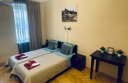 Chugureti Apartment | Budget-Friendly Apartment on Rome Street - Pet & Child Friendly