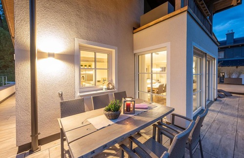Eben im Pongau Apartment | Apartment 'Ronacher' with Mountain View, Private Terrace and Wi-Fi