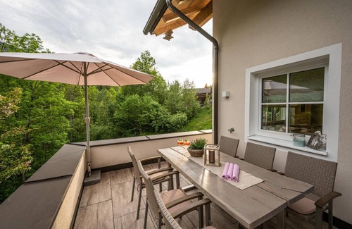 Eben im Pongau Apartment | Apartment 'Ronacher' with Mountain View, Private Terrace and Wi-Fi