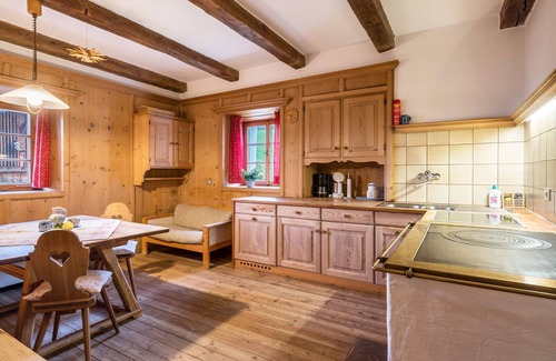 Renon Apartment | Top-Rated 'Ronacherhof Kamille' with Garden & Balcony