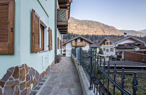 Roncone Apartment | Apartment "Roncone" - Scenic Mountain Views & Modern Amenities