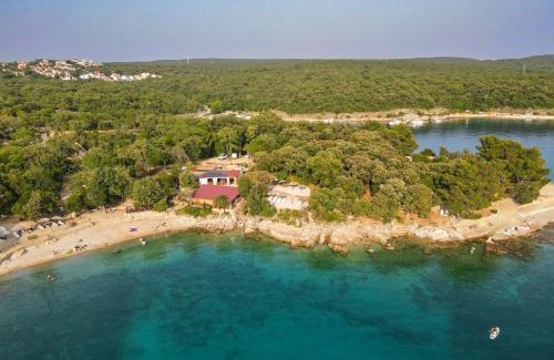 Skrbcici Apartment | Family-Friendly Apartments & Room Danijel - Guest Rated 9.3