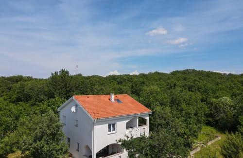 Skrbcici Apartment | Family-Friendly Apartments & Room Danijel - Guest Rated 9.3