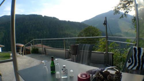 Vorderglemm Apartment | Family-Friendly Apartment Rossbichl with Kitchen Amenities