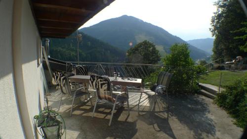 Vorderglemm Apartment | Family-Friendly Apartment Rossbichl with Kitchen Amenities