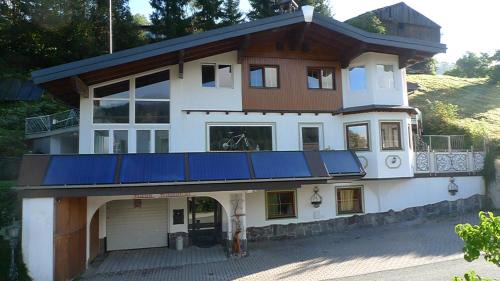Vorderglemm Apartment | Family-Friendly Apartment Rossbichl with Kitchen Amenities