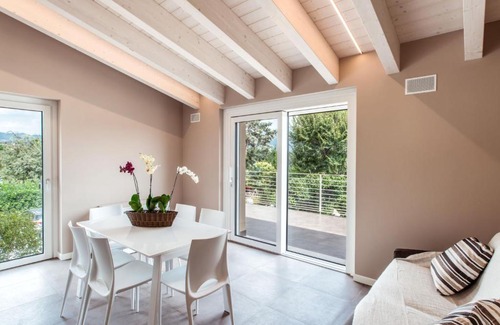 Manerba del Garda Apartment | Relax at Apartment Rosa: Family-Friendly with Pool & Hot Tub