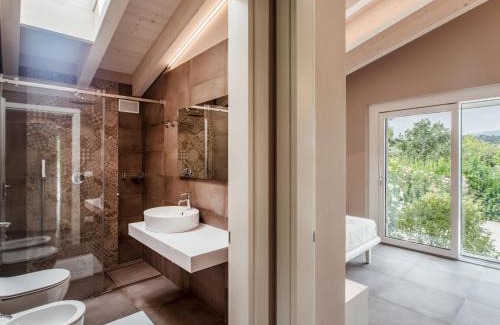 Manerba del Garda Apartment | Relax at Apartment Rosa: Family-Friendly with Pool & Hot Tub