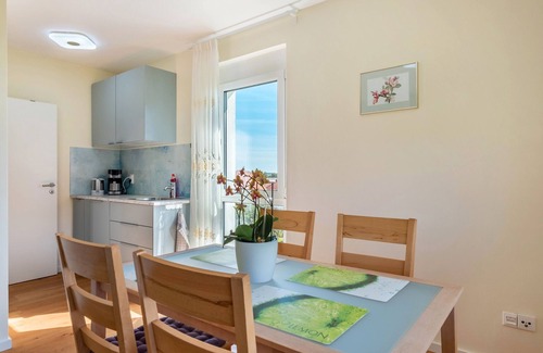Roetenbach Apartment | Apartment 'Rosengarten' with Private Garden, Balcony and Wi-Fi