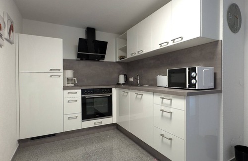 Sipplingen Apartment | Apartment 'Rosengarten' with Private Terrace and Wi-Fi