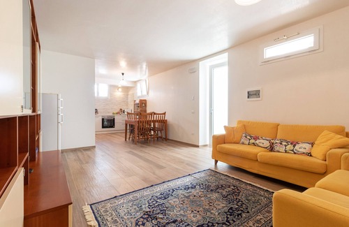 Cozze Apartment | Relaxing Apartment 'Rossella House' with Oceanfront Views