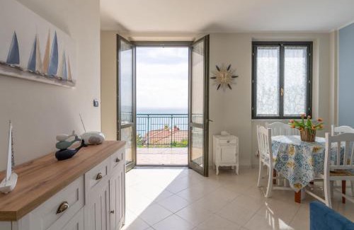Piani-Ciapin Apartment | Pet-Friendly Apartment Le Margherite-5 with Pool Access