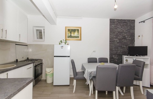 Sobra Apartment | Pet-Friendly Apartment Ruža with Ocean Views in Sobra