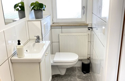 Mengkofen Apartment | Apartment 'Ruhige Lage, Terrasse' with Balcony, Wi-Fi and Air Conditioning