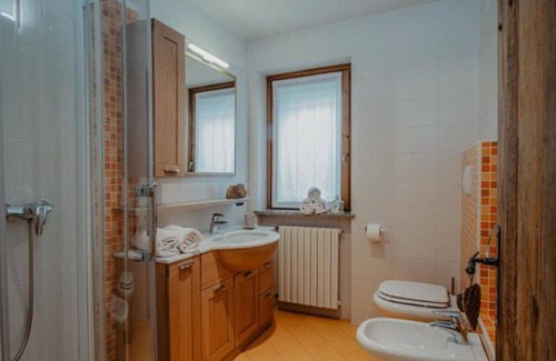 Valdidentro Apartment | Mountain View Apartment with Shared Terrace & Wi-Fi Access