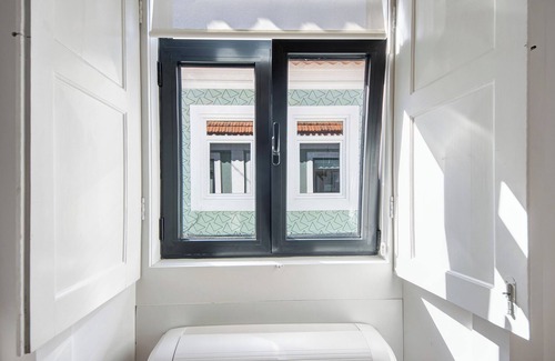 Aveiro Apartment | Cozy São Roque Sweet Burgo Apartment with Spa & Wi-Fi