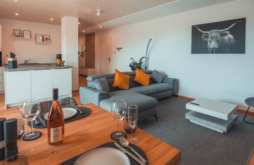 Uehlingen-Birkendorf Apartment | Top-Rated Apartment Steinablick with Pool & Breakfast Included