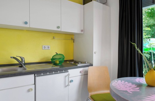 Ludwigshafen Apartment | Apartment 'Studio-in Der Atelierhaus' with Private Garden and Wi-Fi