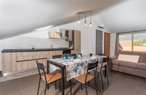 Fiumefreddo di Sicilia Apartment | Apartment 'Sophia' with Mountain View, Shared Terrace and Air Conditioning