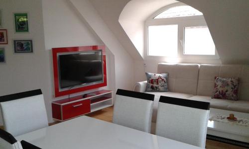 Vranyantsi Apartment | Experience Apartment Sagittarius: Pet-Friendly with Spa & Hot Tub