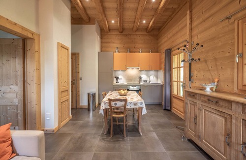 Samoens Apartment | Apartment 'Samoëns' with Mountain View, Private Garden and Wi-Fi