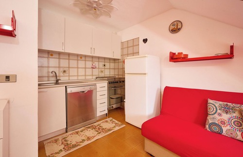 San Vincenzo Apartment | Apartment 'San Vincenzo Podere San Luigi' with Private Terrace, Balcony and Air Conditioning