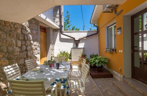 Donji Kraj Apartment | Oceanfront Getaway: Apartment Sandalj-2 by Interhome
