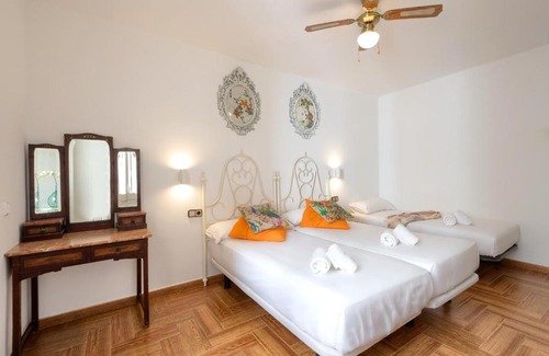 Arenys de Mar Apartment | Pet-Friendly Apartment Sant Joan with Oceanfront Views